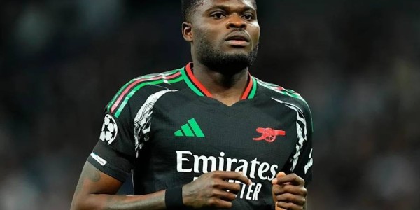 前阿森纳中场托马斯获保释，转投西甲继续职业生涯