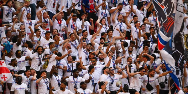 西拉的致敬：路易斯·恩里克一家在布达佩斯的冠军之夜——“一个接着一个，永远不会只有一个”